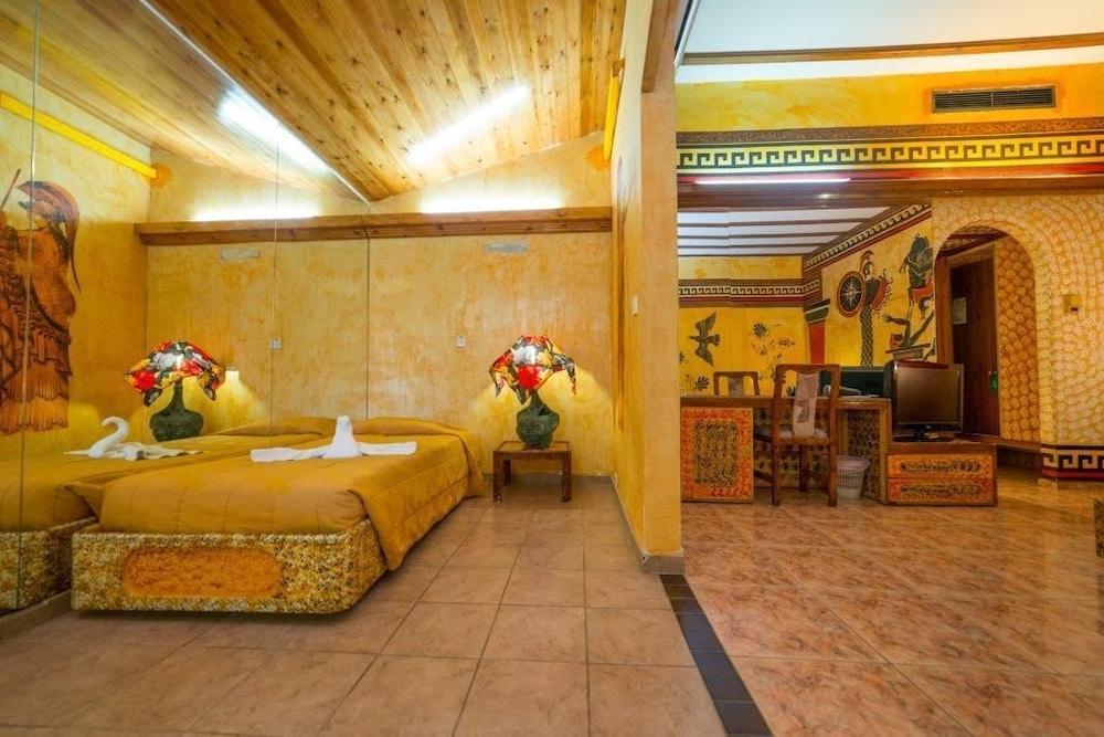 Roman Boutique Hotel 파포스 외부 사진