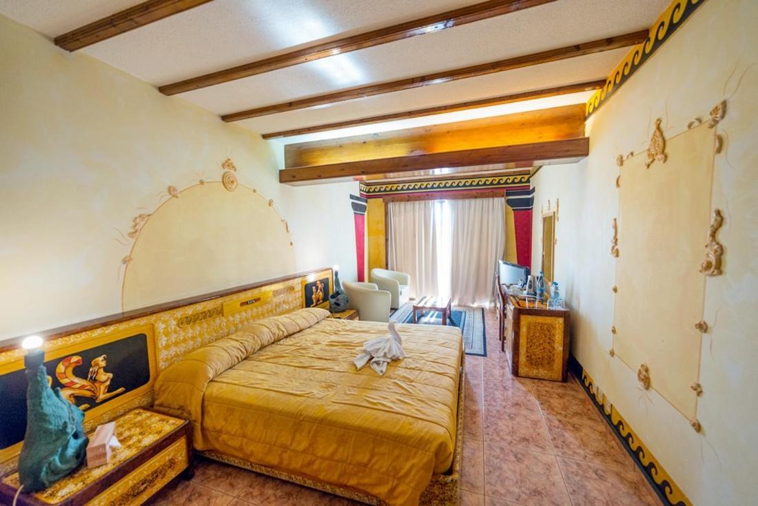Roman Boutique Hotel 파포스 외부 사진