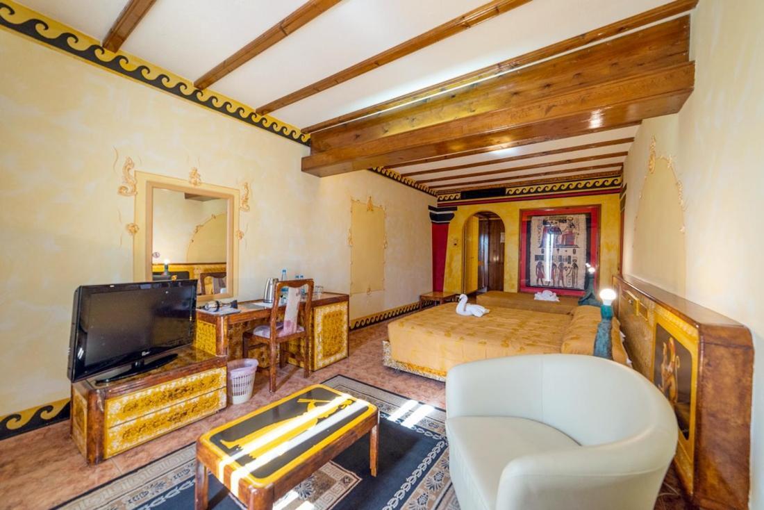 Roman Boutique Hotel 파포스 외부 사진